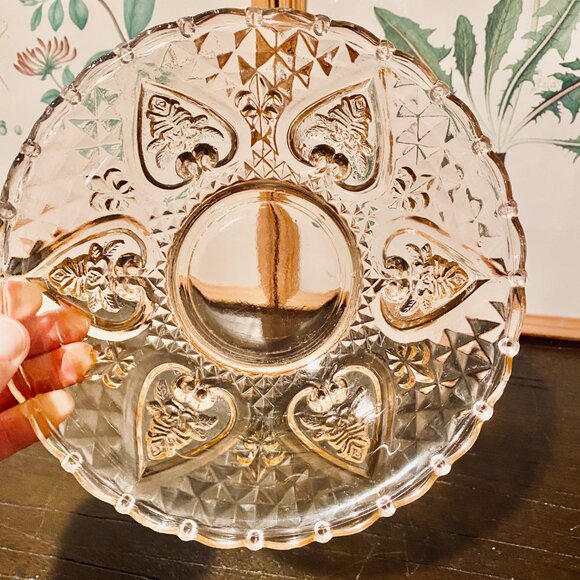 Vintage Pink Glass Candy Dish with Heart and Rose Pattern Victorian Style‎ - Picture 4 of 8